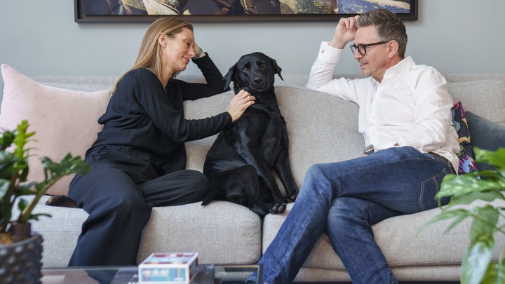 Jonas och Lindas dotter Hillevie drabbades av en hj&auml;rntum&ouml;r och gick bort 2021