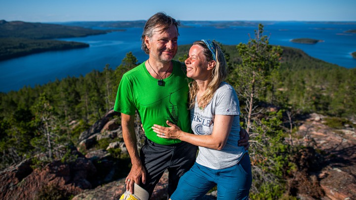 Bilder tagna av forskaren Miek Jong fr&aring;n hennes och Mats Jongs hajk de kallar Wilderness, under deras forskningsstudie kring barncancer&ouml;verlevare med sena komplikationer och effekten av naturupplevelse f&ouml;r deras v&auml;lm&aring;ende. Hajken skedde under sommaren 2022 vid H&ouml;ga kusten